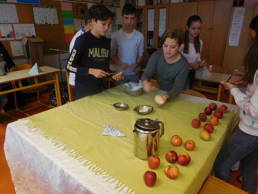 TRADICIONALNI SLOVENSKI ZAJTRK NA OŠ SVETI JURIJ